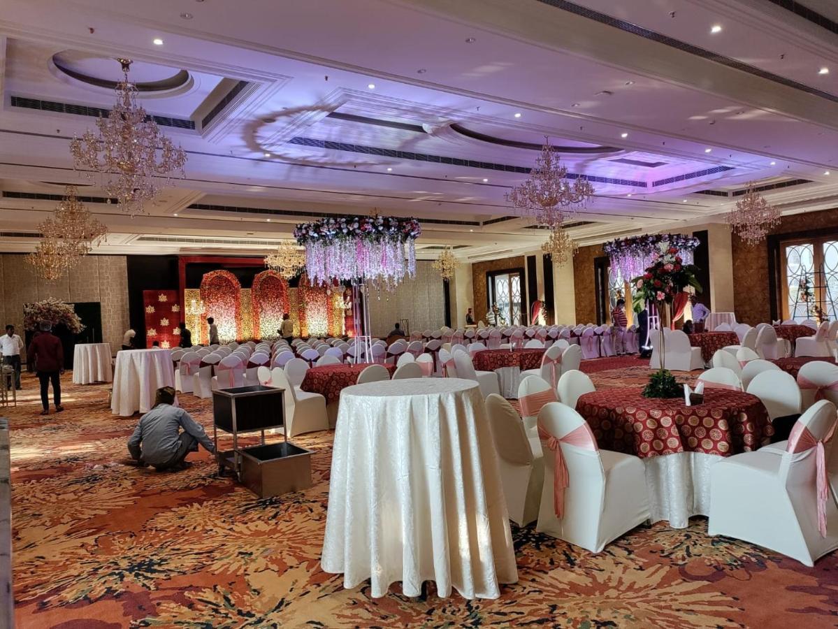 Damson Plum Hotel Lucknow Exterior photo